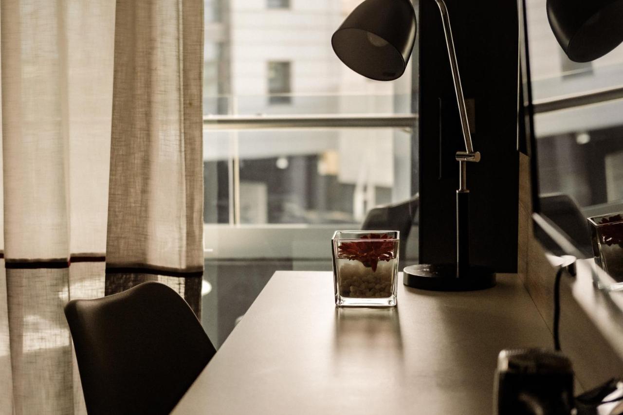 Be.Hotel San Giuliano Esterno foto The table of a guest room at the hotel