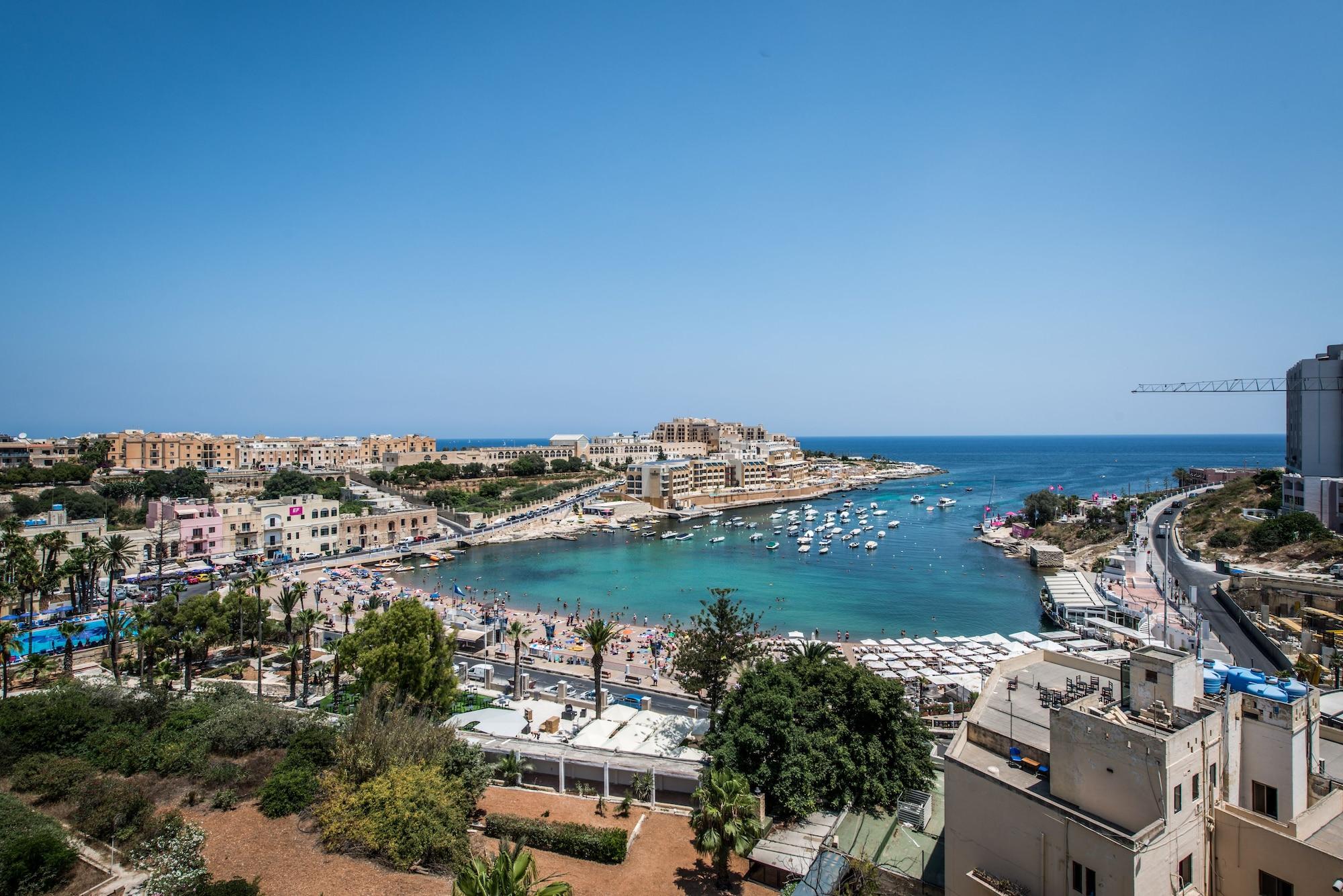 Be.Hotel San Giuliano Esterno foto View of the port of Lampedusa